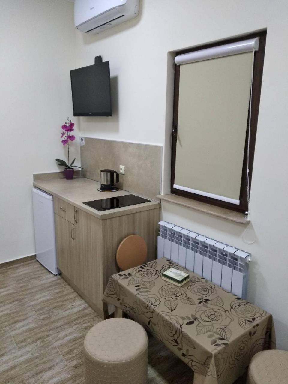 Apart Hotel Alex 예레반 외부 사진
